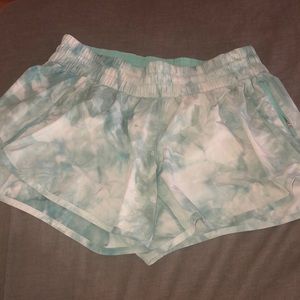 Lululemon tracker short v